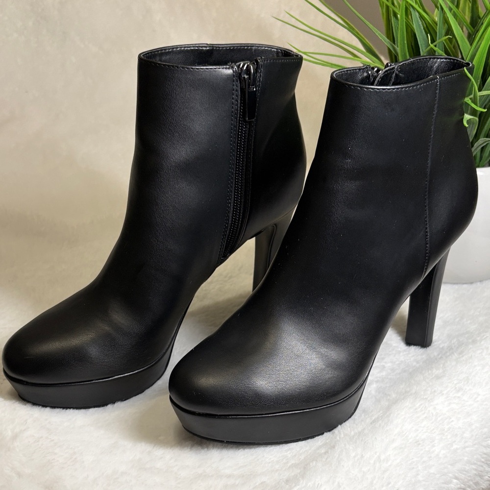Nine West Black Heeled Boots - Picture 3 of 9